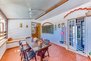 Outdoor dining - Sunflower Apartment (Torre Pali)