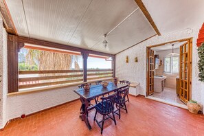 Dining - Sunflower Apartment (Torre Pali)
