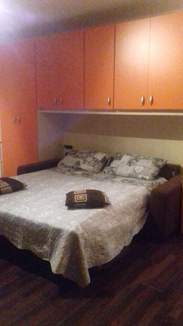 1 bedroom, iron/ironing board, bed sheets