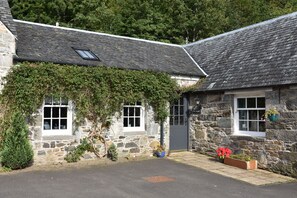 Exterior - Charming Cottage In Historic Arts And Crafts Village (Fortingall)
