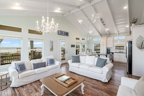 TV, DVD player - Chillax Inn - Close to the beach with amazing views! (Crystal Beach)