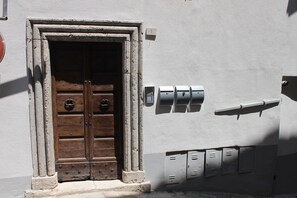 Exterior detail - RENTAL ROOMS- APARTMENT historical center in the medieval village of Todi. (Todi)