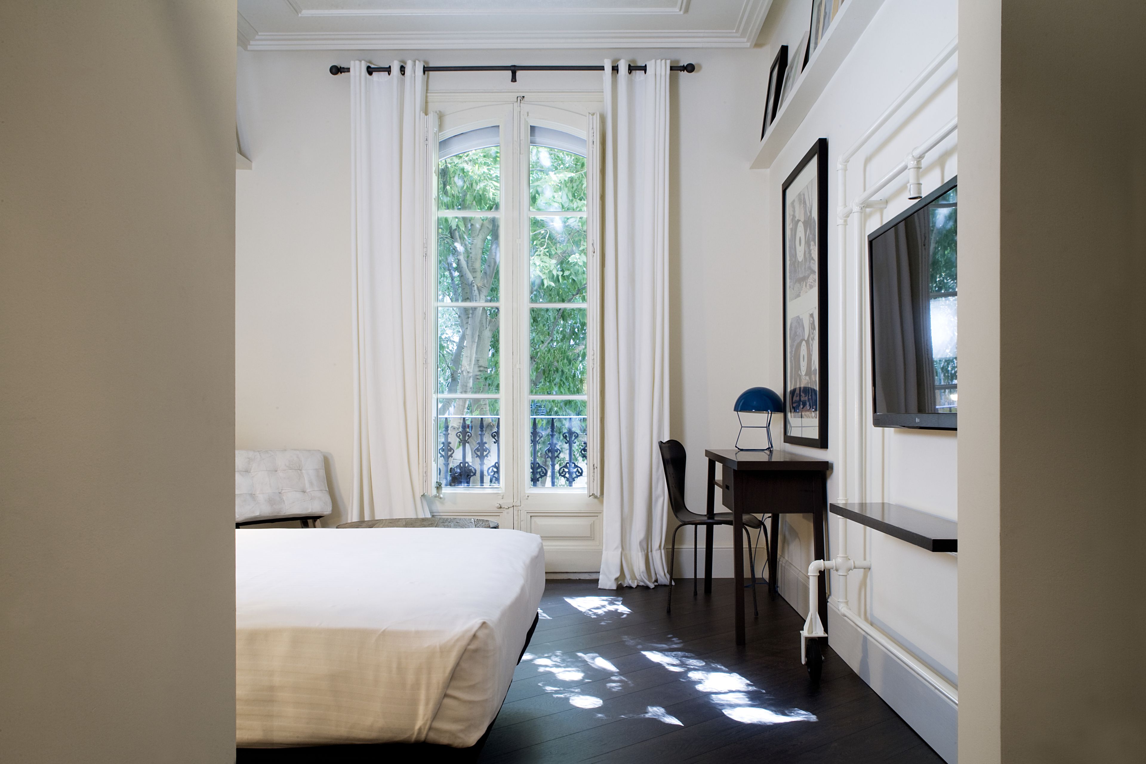 suite, 1 bedroom | in-room safe, soundproofing, iron/ironing board, free wifi