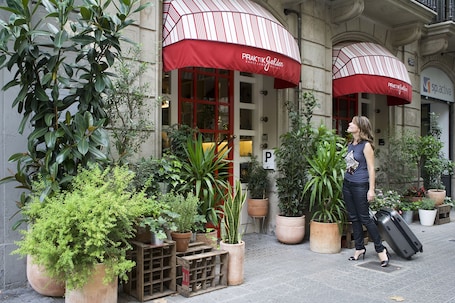 Fachada de la propiedad. Hotel Praktik Garden