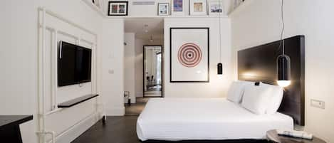 Suite, 1 Bedroom | In-room safe, soundproofing, iron/ironing board, free WiFi