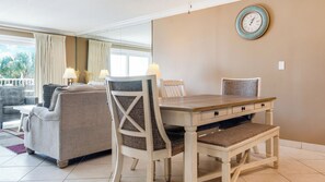 Dining - 🌅 Islander #208 – Stunning Sunrise Views Over the Gulf! 🌊✨ (Destin)