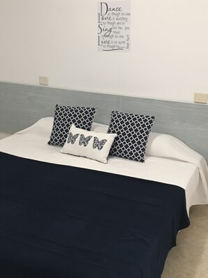 2 habitaciones, tabla de planchar con plancha, internet y ropa de cama 