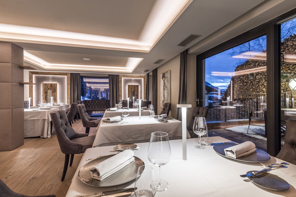 Hotel Montchalet by null