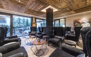 Bar (on property) - Hotel Montchalet (Ortisei)
