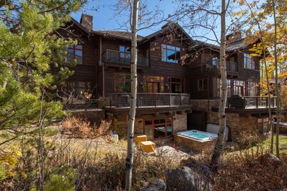 JHRL - Granite Ridge Lodge 8 - Ski in, ski out luxury townhome