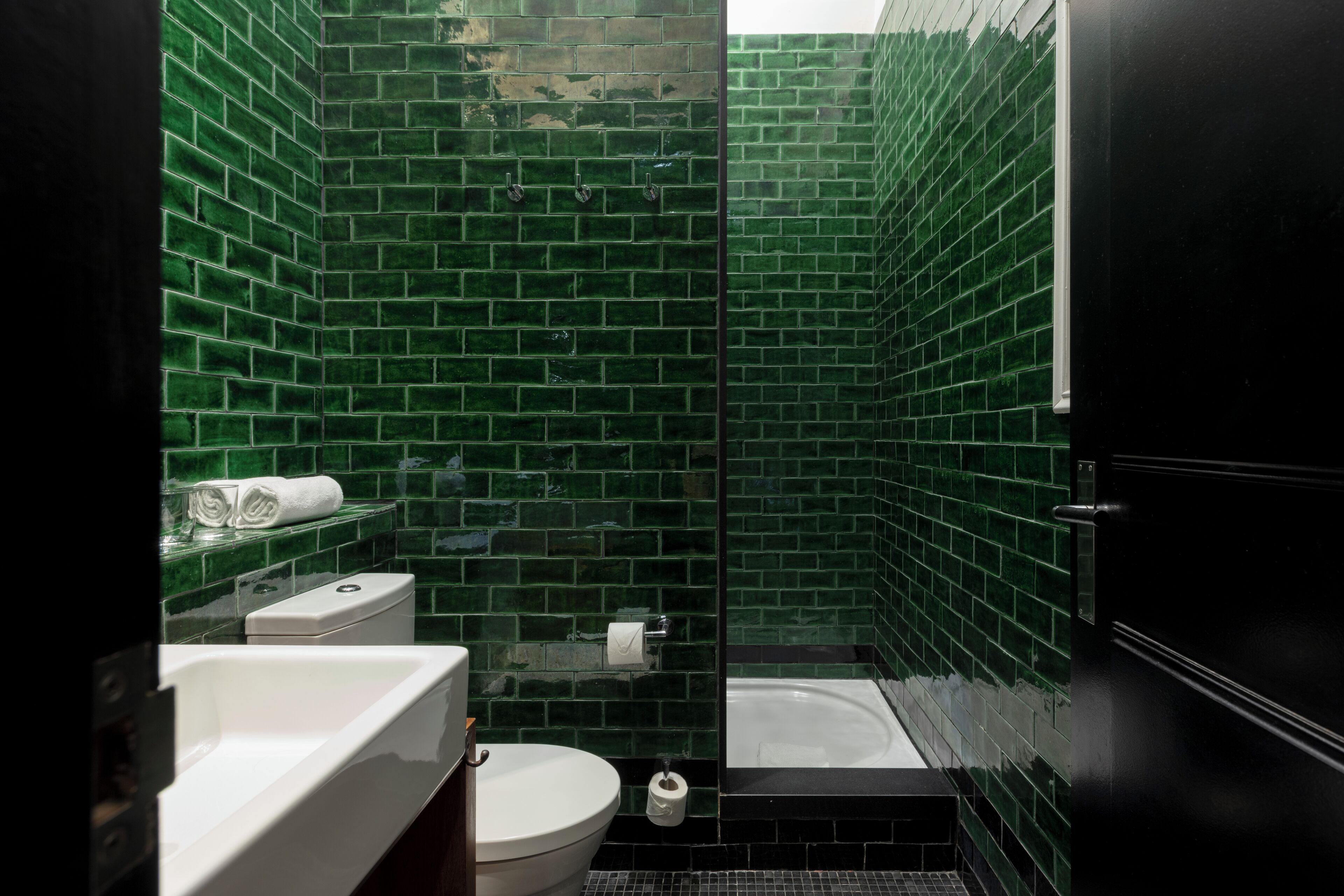 double room | bathroom | shower, free toiletries, hair dryer, towels