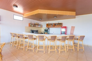 Bar (en la propiedad)