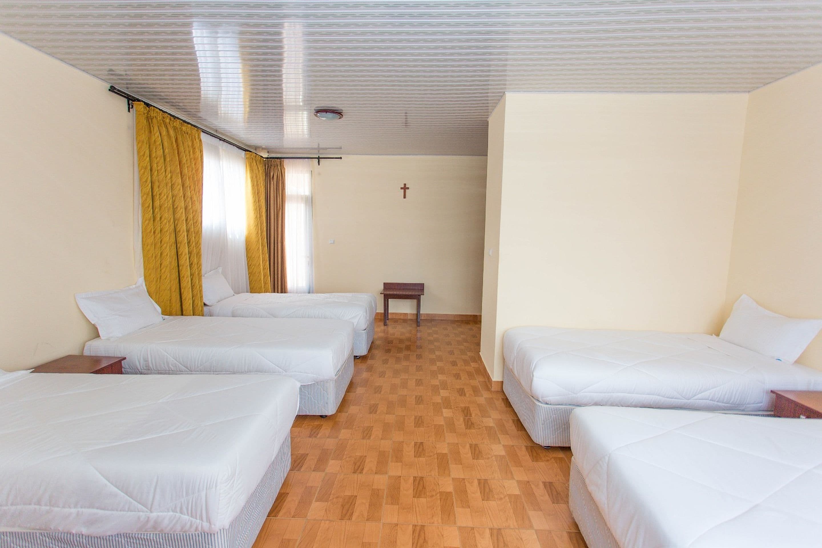 in-room safe, desk, free wifi