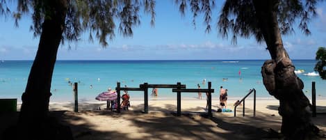 Una spiaggia nelle vicinanze