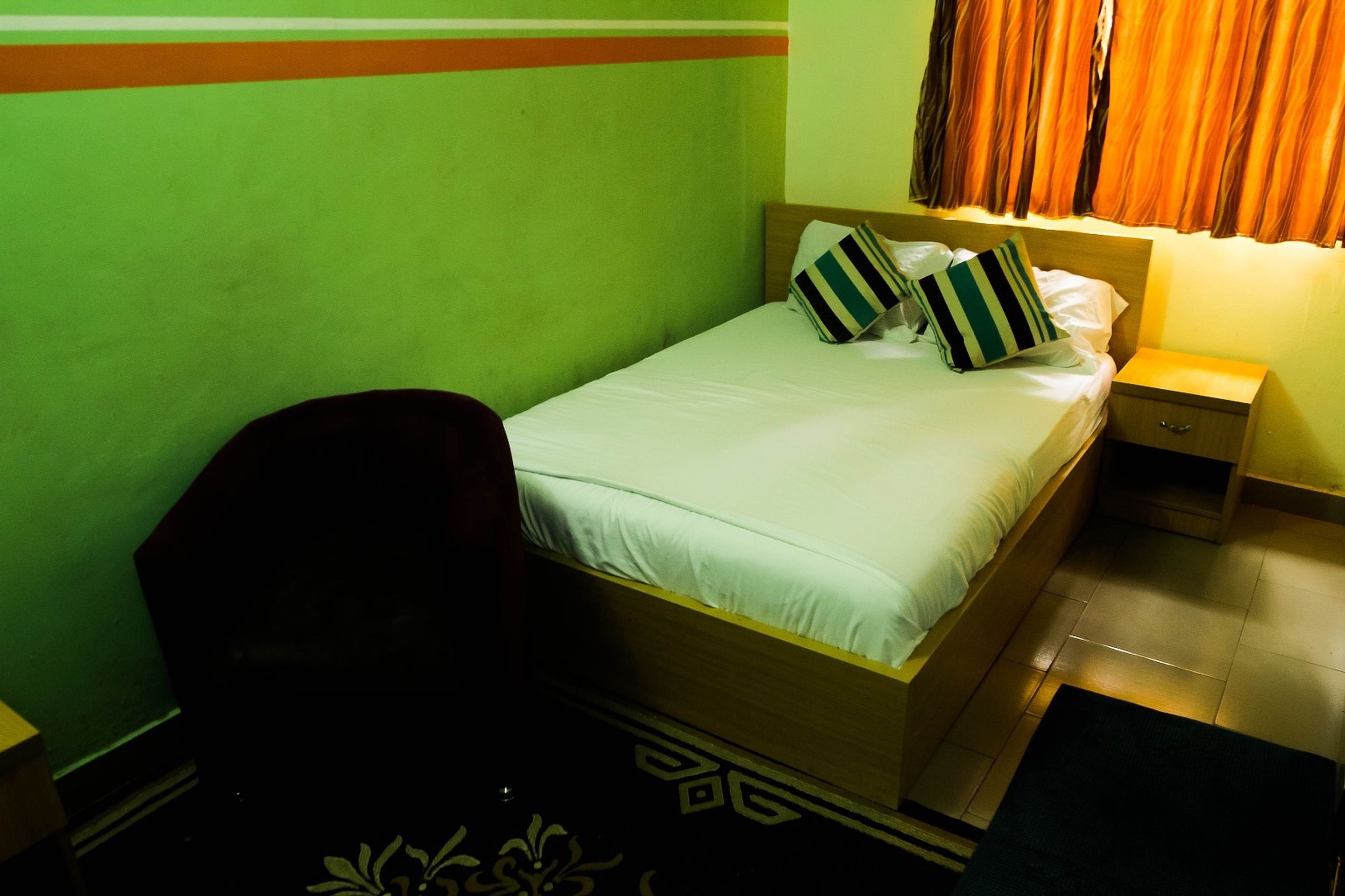 ห้องเก็บเสียง, Wi-Fi ฟรี