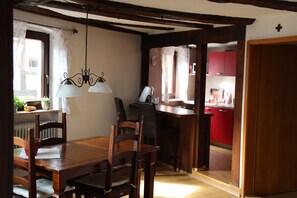 Dining - Holiday house in Gleisweiler with a fantastic view over the Rhine plain (Gleisweiler)