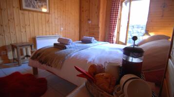 3 chambres, fer et planche à repasser, lit parapluie, Wi-Fi gratuit