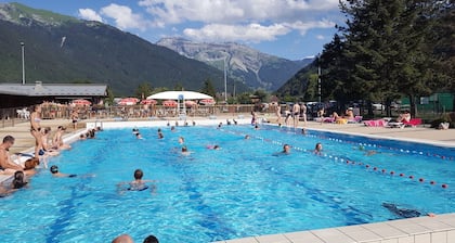 Ancienne Fromagerie, a unique chalet, beautifully renovated in central Samoens