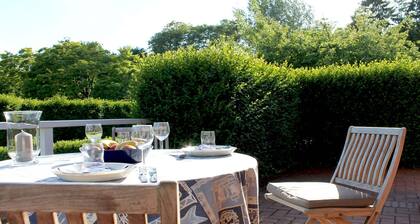 Garden idyl close to the beach