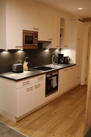 Fridge, microwave, oven, stovetop - Apart Gerlossteinblick, mountains, Zillertal, skiing, hiking, biking, recreation, (Aschau im Zillertal)