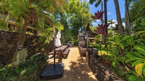 تناول الطعام بالخارج