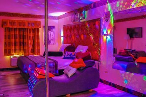 Romantische suite, 1 slaapkamer | Een bureau, gratis wifi