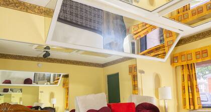 Luxe Inn and Suites