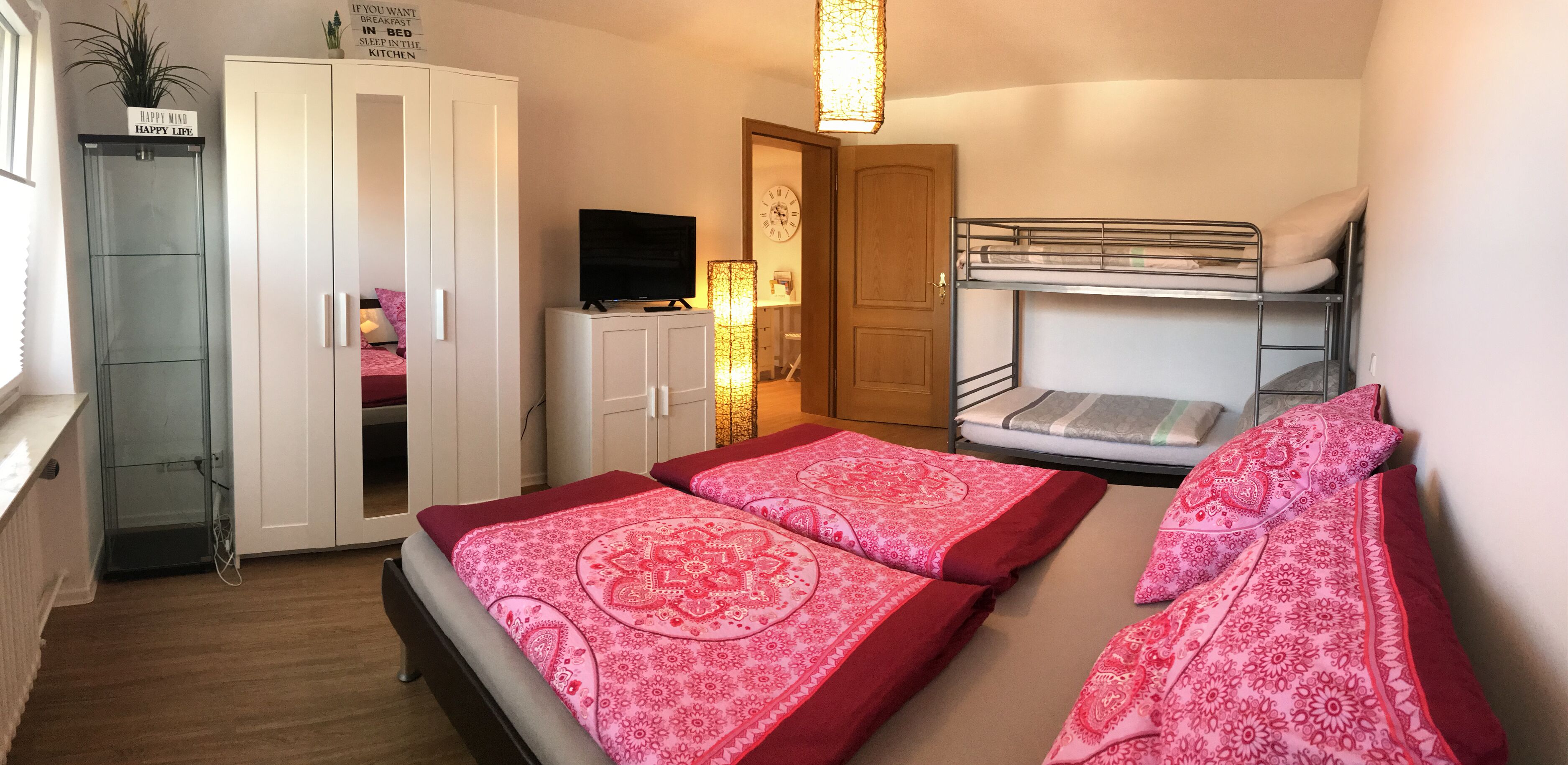 2 chambres, fer et planche à repasser, Wi-Fi, draps fournis