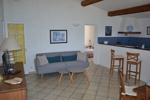 TV - Large apartment (90m2) exceptional view (Sartène)