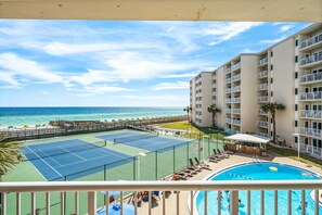 A heated pool - 317- Gulf front at Holiday Surf and Racquet Club (Destin)