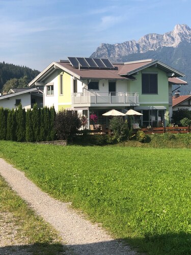 Cozy apartment overlooking the mountains in the sunny village of Wängle