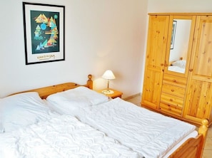 2 bedrooms, bed sheets - Baltic Sea holiday with sea view in a prime location in Göhren on Rügen (Göhren)