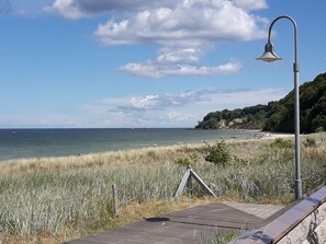 Beach nearby - Baltic Sea holiday with sea view in a prime location in Göhren on Rügen (Göhren)