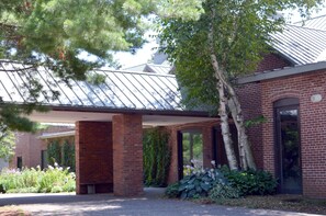 Property entrance - The Creamery Inn (Menomonie)