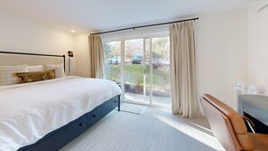 3 slaapkamers, een bureau, een strijkplank/strijkijzer, gratis wifi