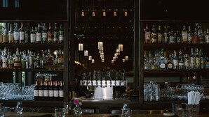 酒吧(店内)