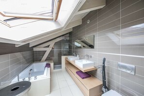 Hårføner og håndklær