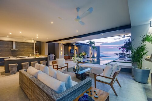 Endless Views | Beachfront Home + Infinity Pool