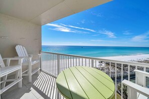Property grounds - Set your clock to Beach time! Renovated, high end Condo, stunning views (622) (Destin)