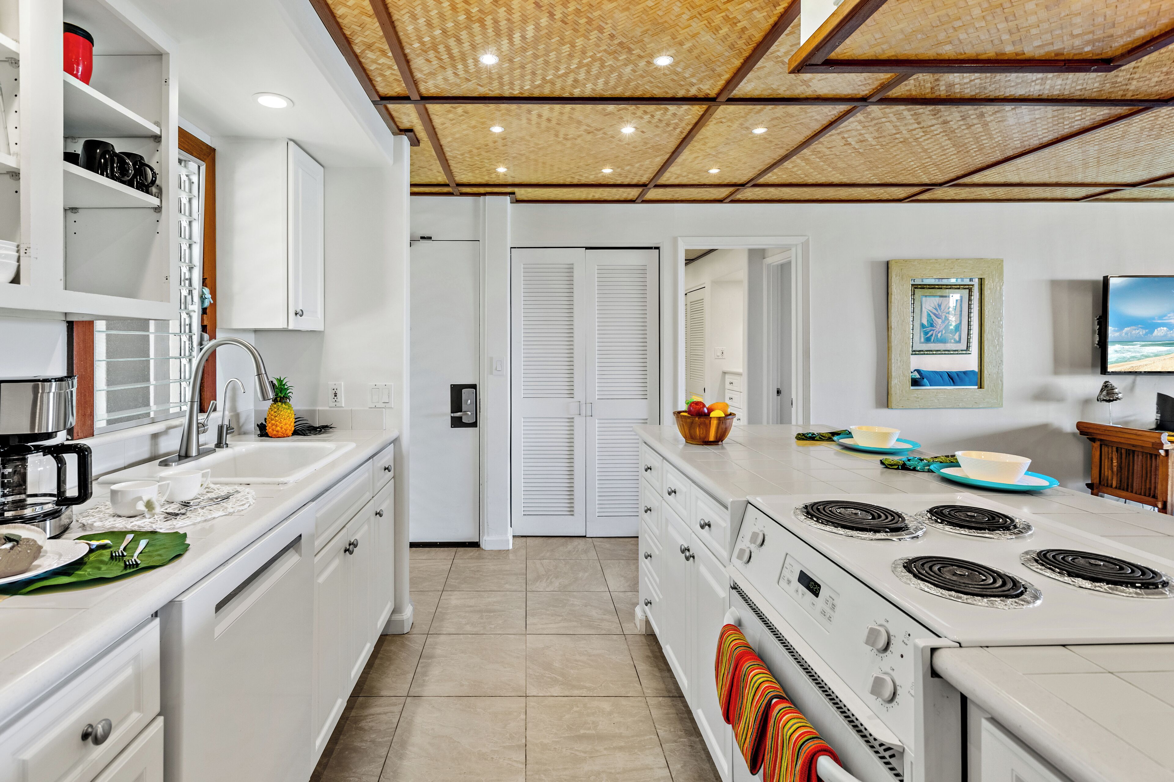 冰箱、微波炉、烤箱、炉灶