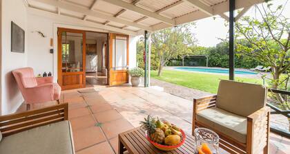 Familienfreundliches Ferienhaus mit großem Pool & Garten mit Solaranlage