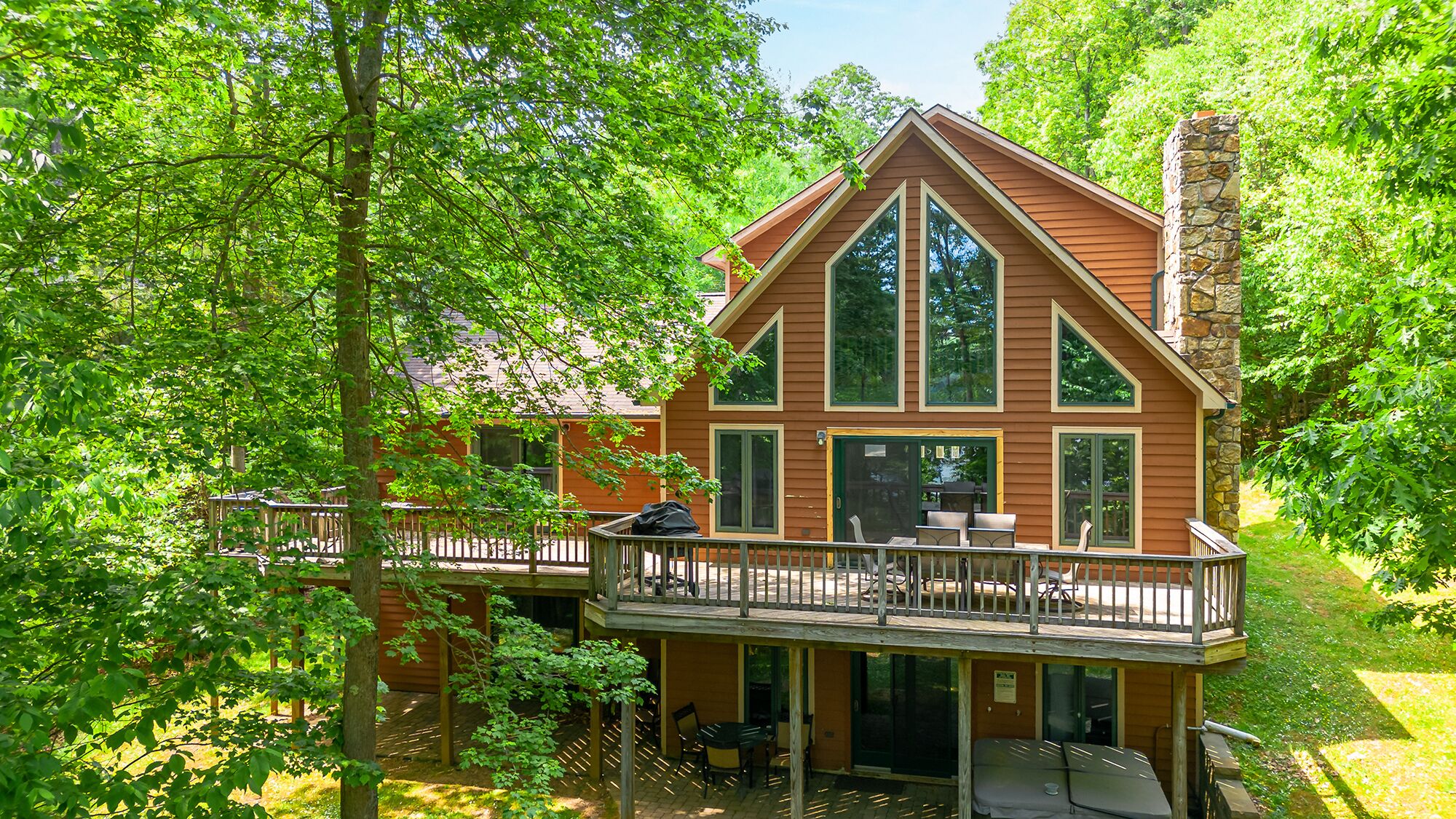 Misty Creek | Lakefront + Hot Tub & Access to Community Dock!