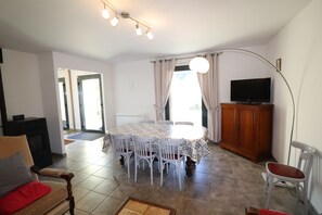 Interior - Gite 6 / 7pers Close to the resort of Super Lioran, Volcanoes Park (3 stars) (Albepierre-Bredons)