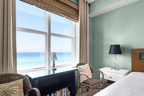 2 bedrooms, iron/ironing board, free WiFi, bed sheets - 0507 - Fresh and Fun Coastal Condo (Panama City Beach)