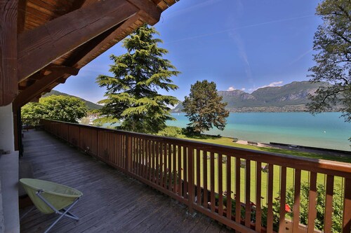 Lake Annecy - Waterfront Villa in Sévrier