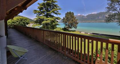 Lake Annecy - Waterfront Villa in Sévrier