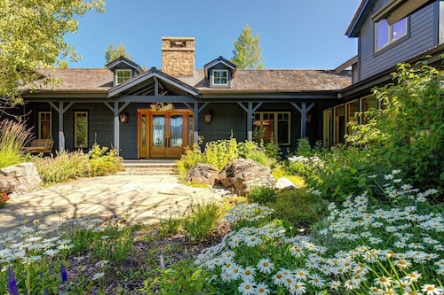 Abode at Open Meadows | Tranquil & Private Luxury Estate on 20 Acres | Sleeps 23