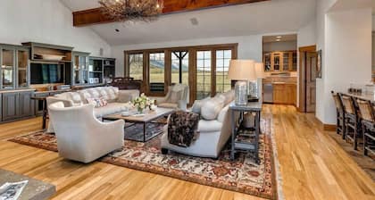 Abode at Open Meadows, luxury estate, sleeps 23