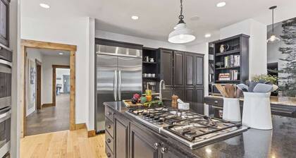 Abode at Open Meadows, luxury estate, sleeps 23