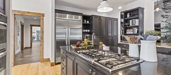 Ăvadez-vous pour l'Ă©tĂ©! PropriĂ©tĂ© de luxe sur 20 hectares privĂ©s | 24 personnes | Demeure Ă Open Meadows